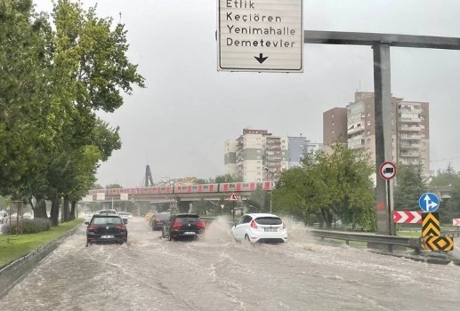 Ankara'yı sel aldı! 'Bu afetlik durum değil, Ankara'nın Büyükşehir Belediye Başkanı yok!'